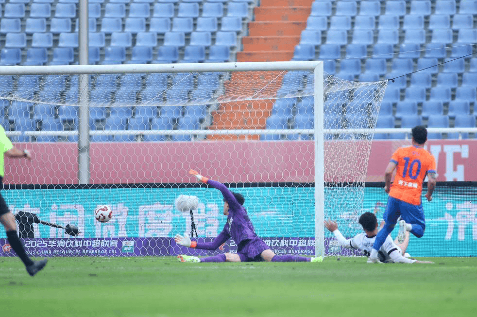 关于成都谢菲联挑战上海绿地申花,硬仗在即的信息 关于成都谢菲联挑战上海绿地申花,硬仗在即的信息