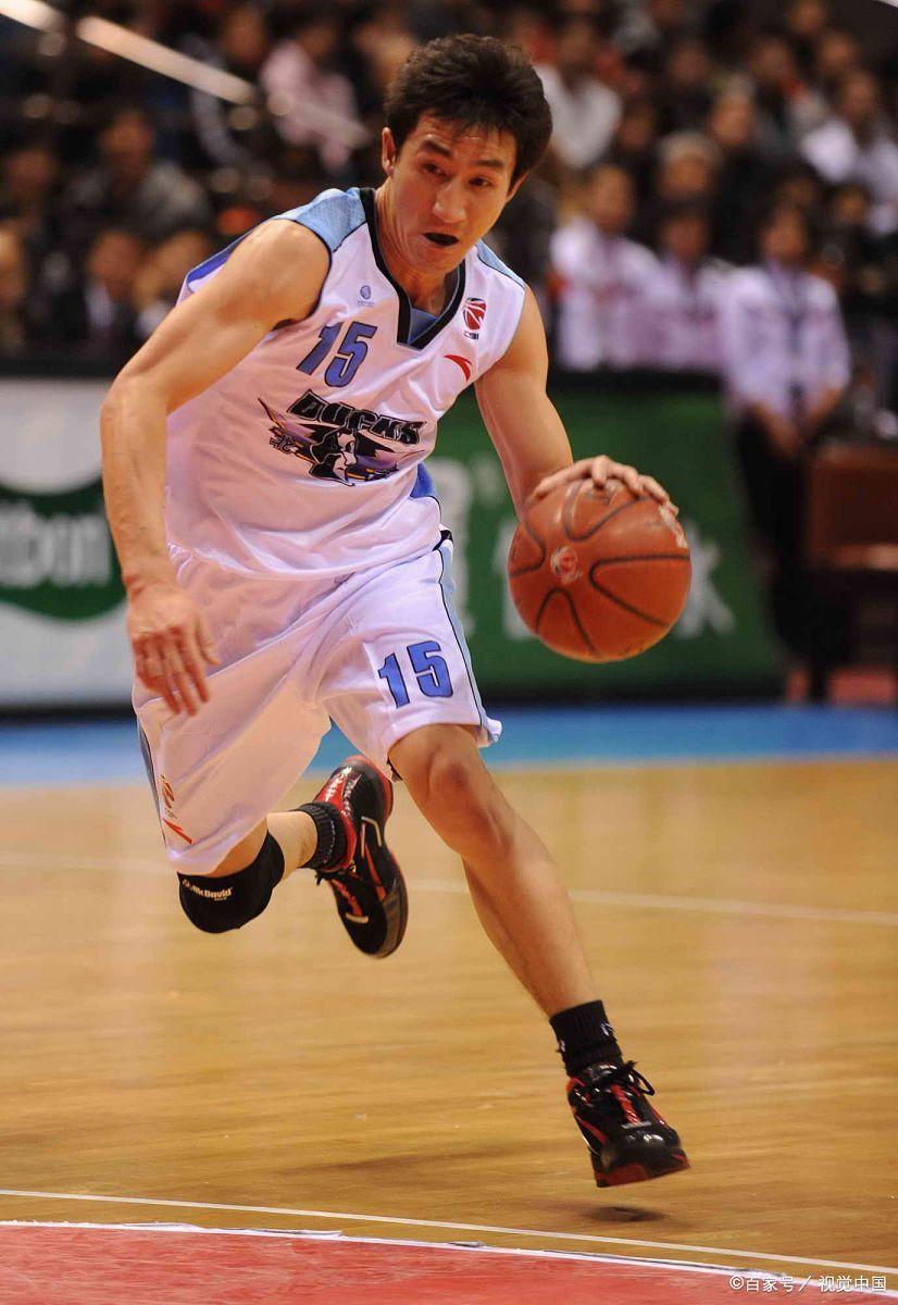 关于篮球比赛中球员展现出无与伦比的才华的信息 关于篮球比赛中球员展现出无与伦比的才华的信息