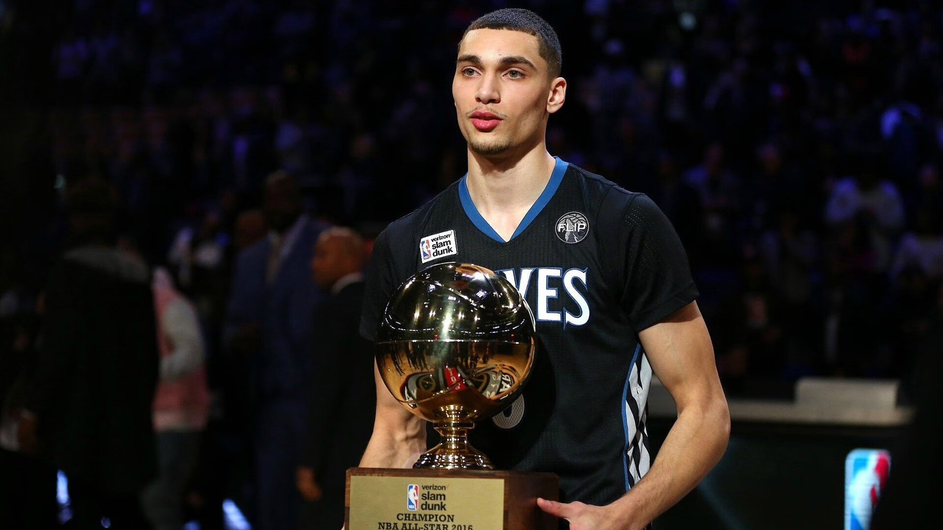 布克关键先生封神,公牛正面击溃湖人改写格局