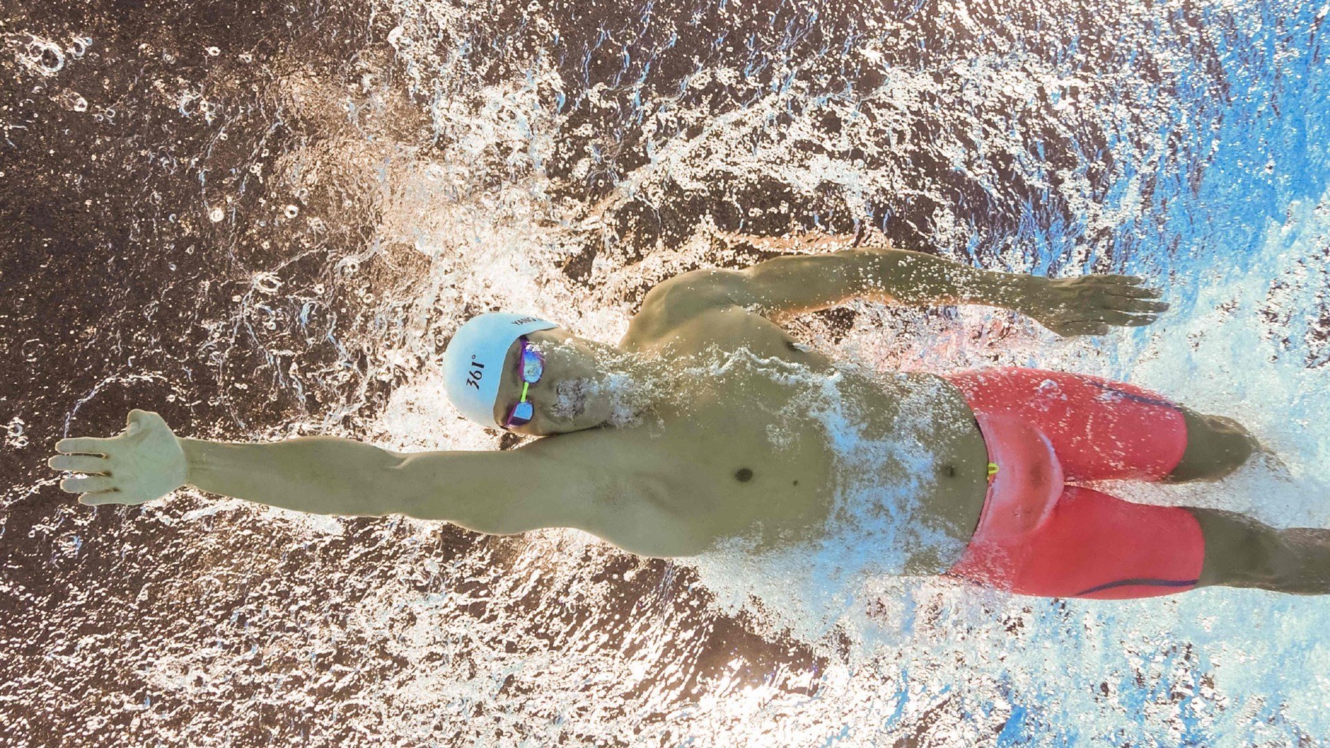 王者的加冕礼，胡金秋点燃赛场，浙江广厦国王碾压广州队