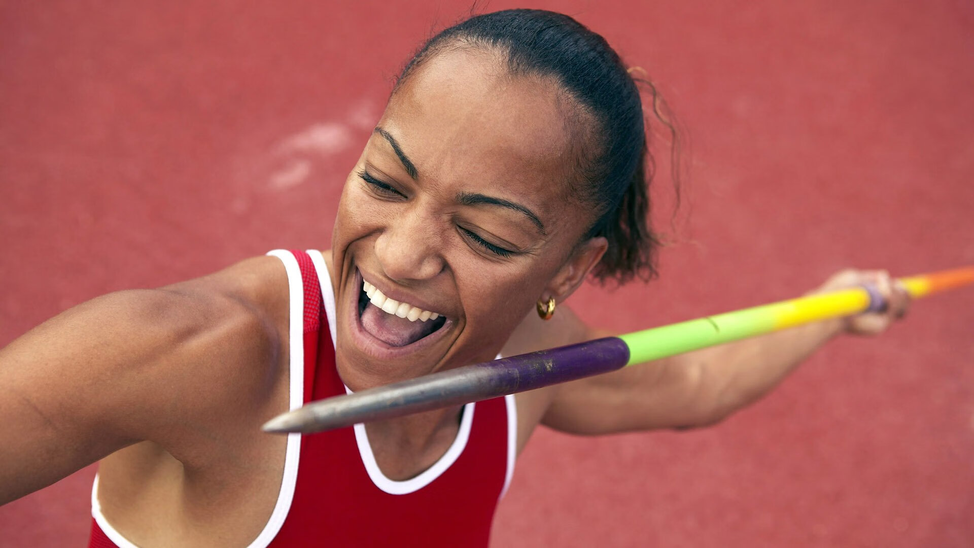 绿茵烽火，乌克兰绝境逢生，C罗领航破浪前行